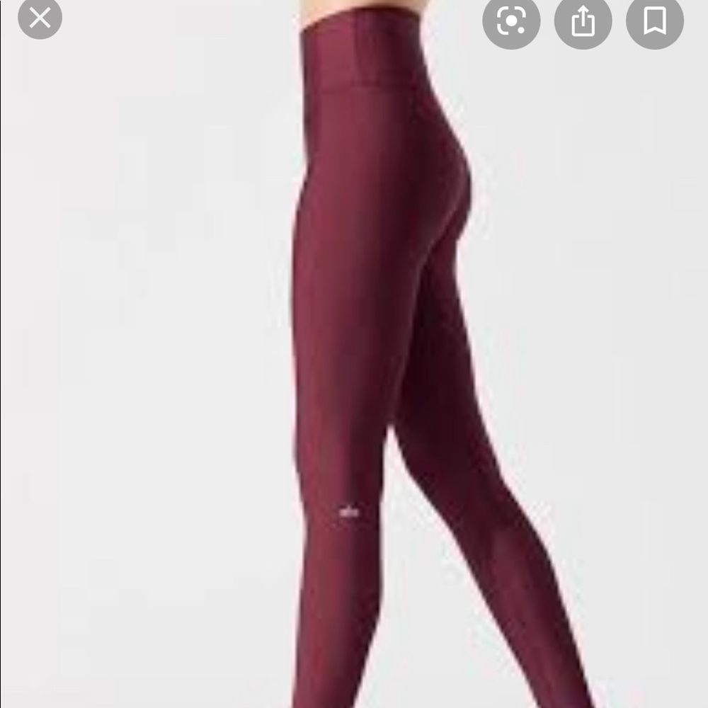 Alo yoga airlift - black cherry